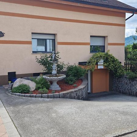 Hisa Bizjak Kranj Luaran gambar