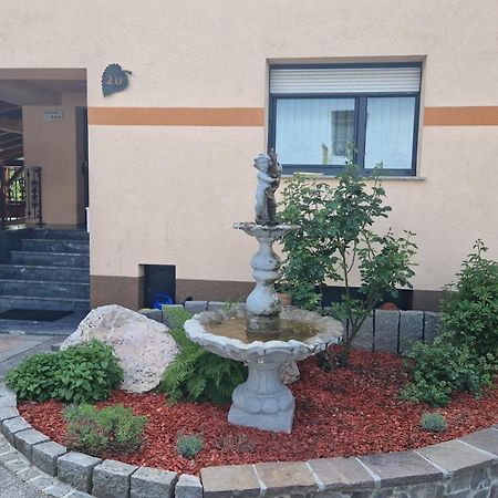 Hisa Bizjak Kranj Luaran gambar
