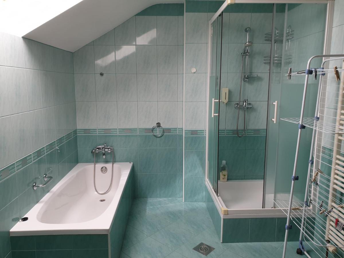 Hisa Bizjak Kranj Luaran gambar