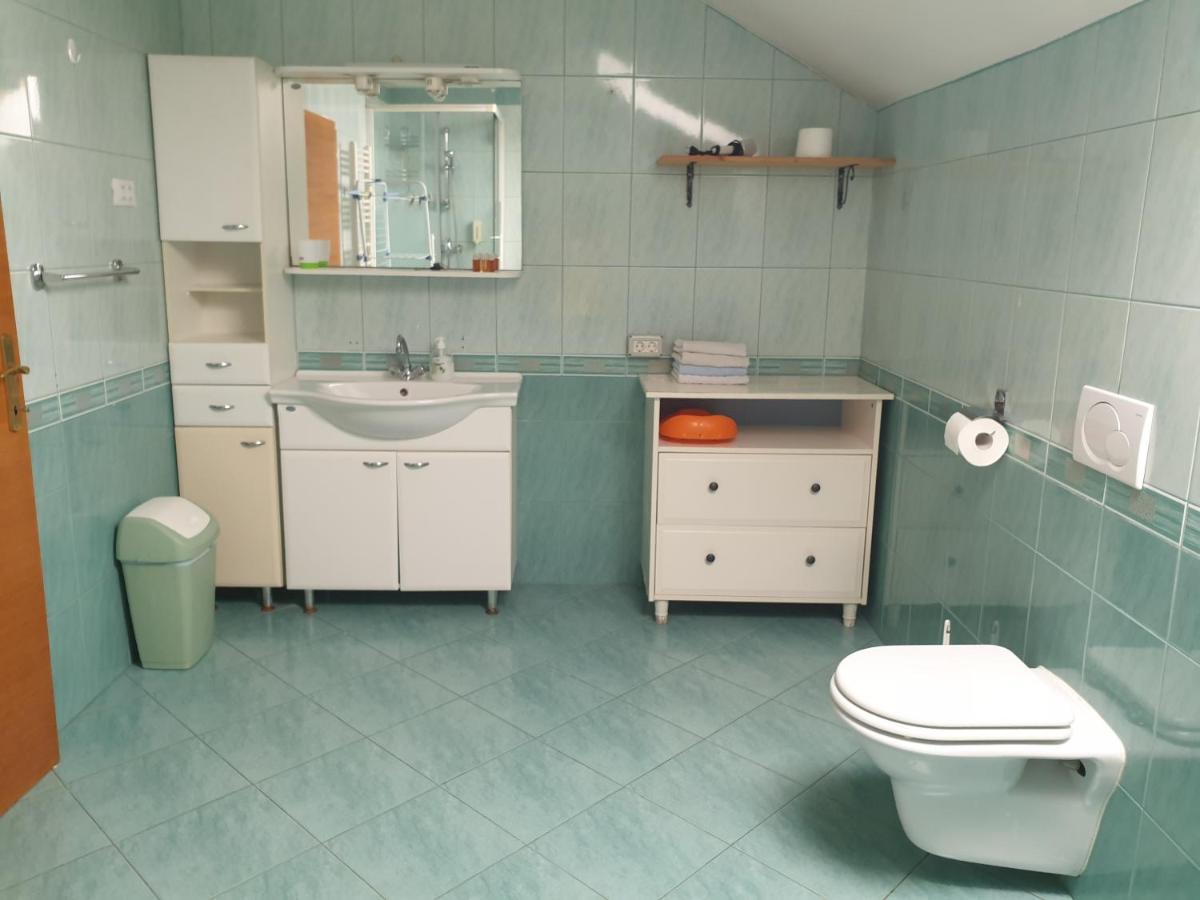 Hisa Bizjak Kranj Luaran gambar