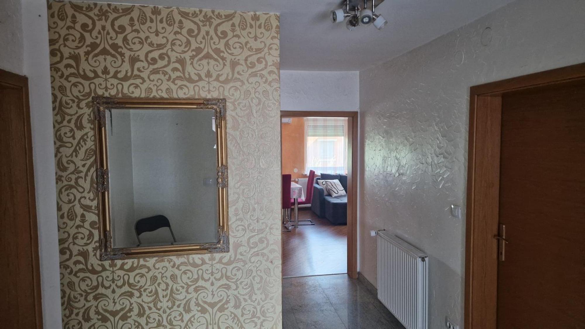 Hisa Bizjak Kranj Luaran gambar